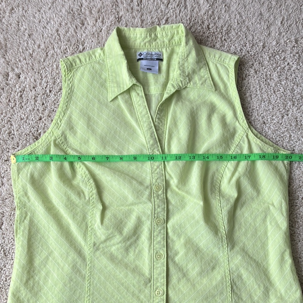 Columbia | Sleeveless Button Down Blouse - Picture 2 of 9